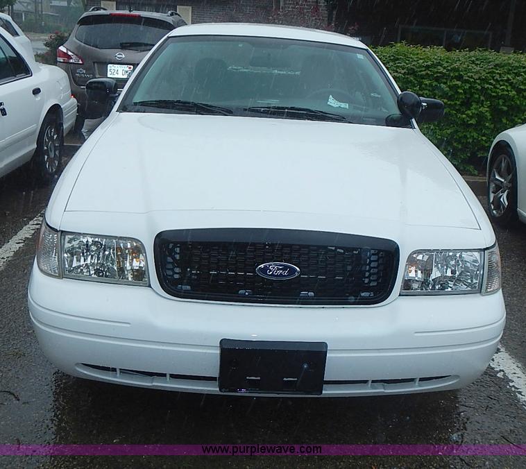 image for item J3221 2010 Ford Crown Victoria Police Interceptor