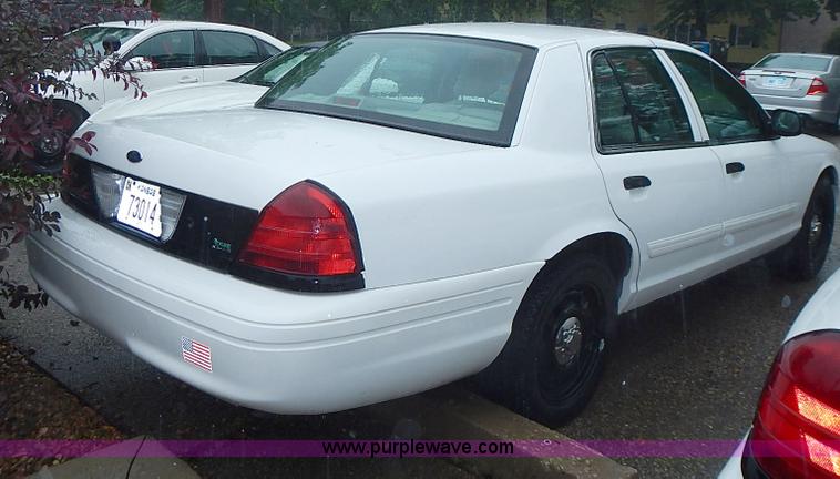 image for item J3221 2010 Ford Crown Victoria Police Interceptor