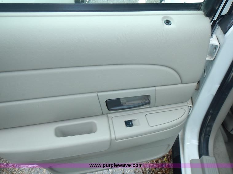 image for item J3221 2010 Ford Crown Victoria Police Interceptor