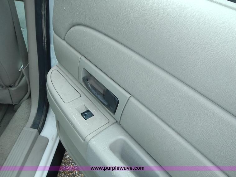 image for item J3221 2010 Ford Crown Victoria Police Interceptor