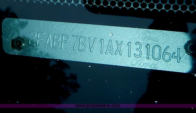 image for item J3221 2010 Ford Crown Victoria Police Interceptor