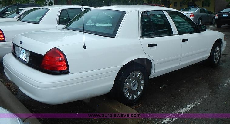 image for item J3222 2005 Ford Crown Victoria Police Interceptor