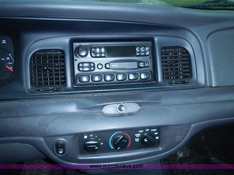 image for item J3222 2005 Ford Crown Victoria Police Interceptor