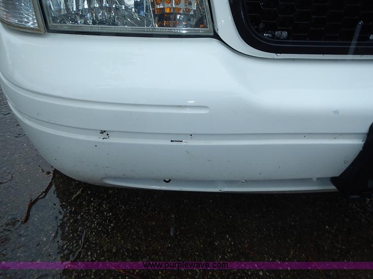 image for item J3222 2005 Ford Crown Victoria Police Interceptor