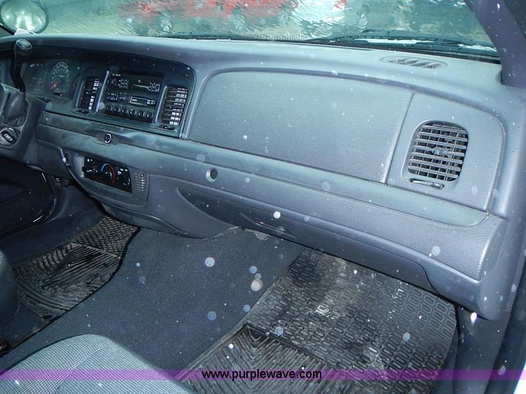 image for item J3222 2005 Ford Crown Victoria Police Interceptor