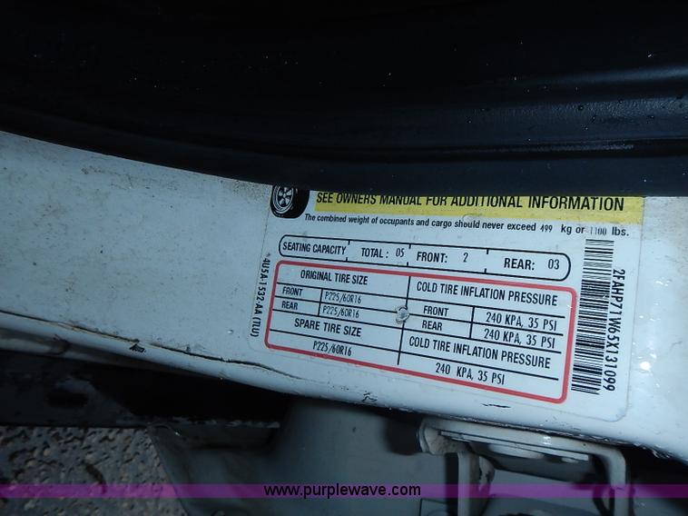 image for item J3222 2005 Ford Crown Victoria Police Interceptor