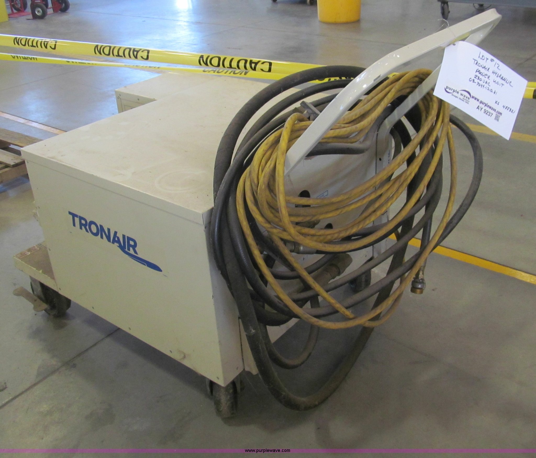 Tronair hydraulic power unit in Salina, KS Item AY9237 sold Purple Wave