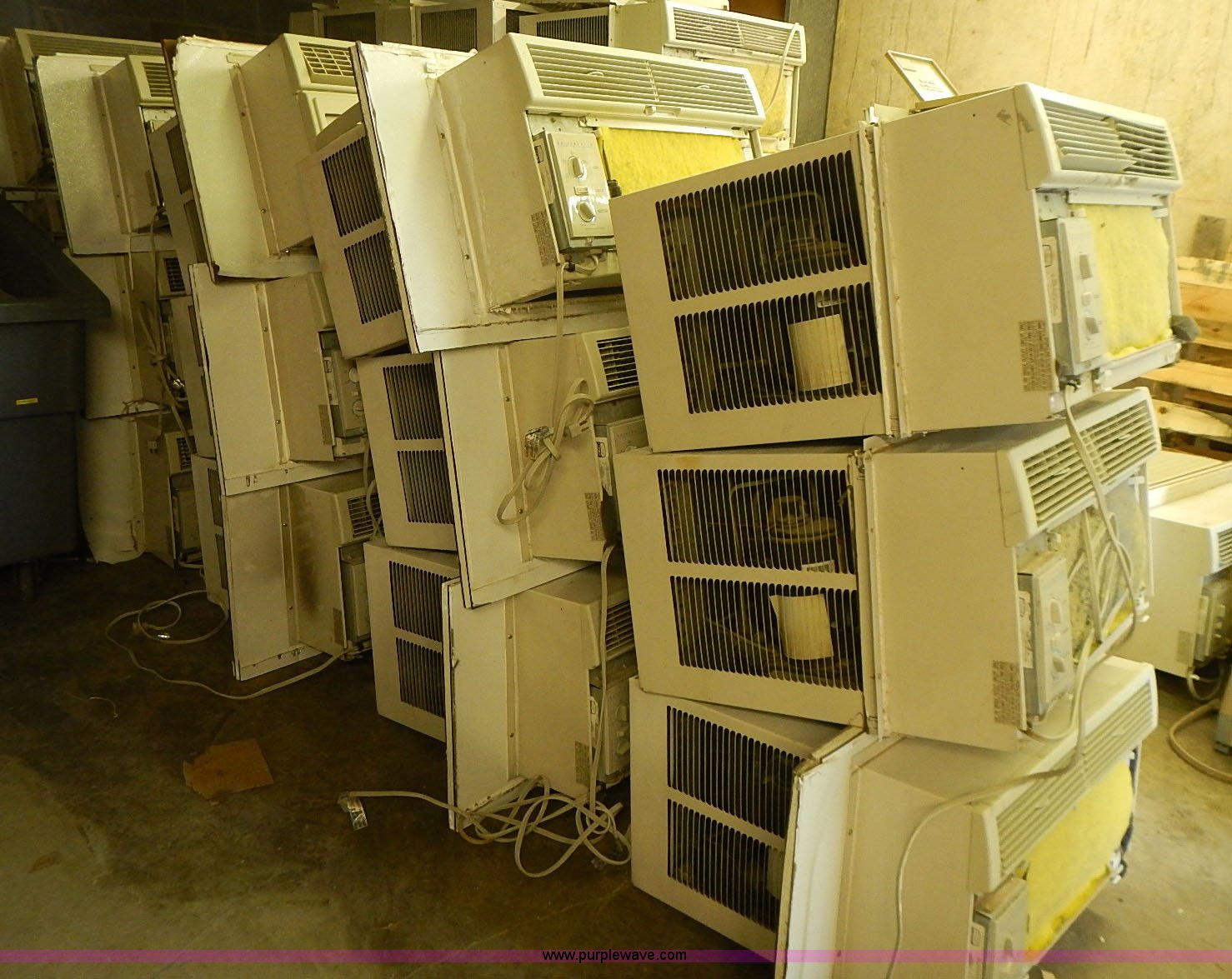  22 Window AC Units In Lawrence KS Item AZ9839 Sold Purple Wave