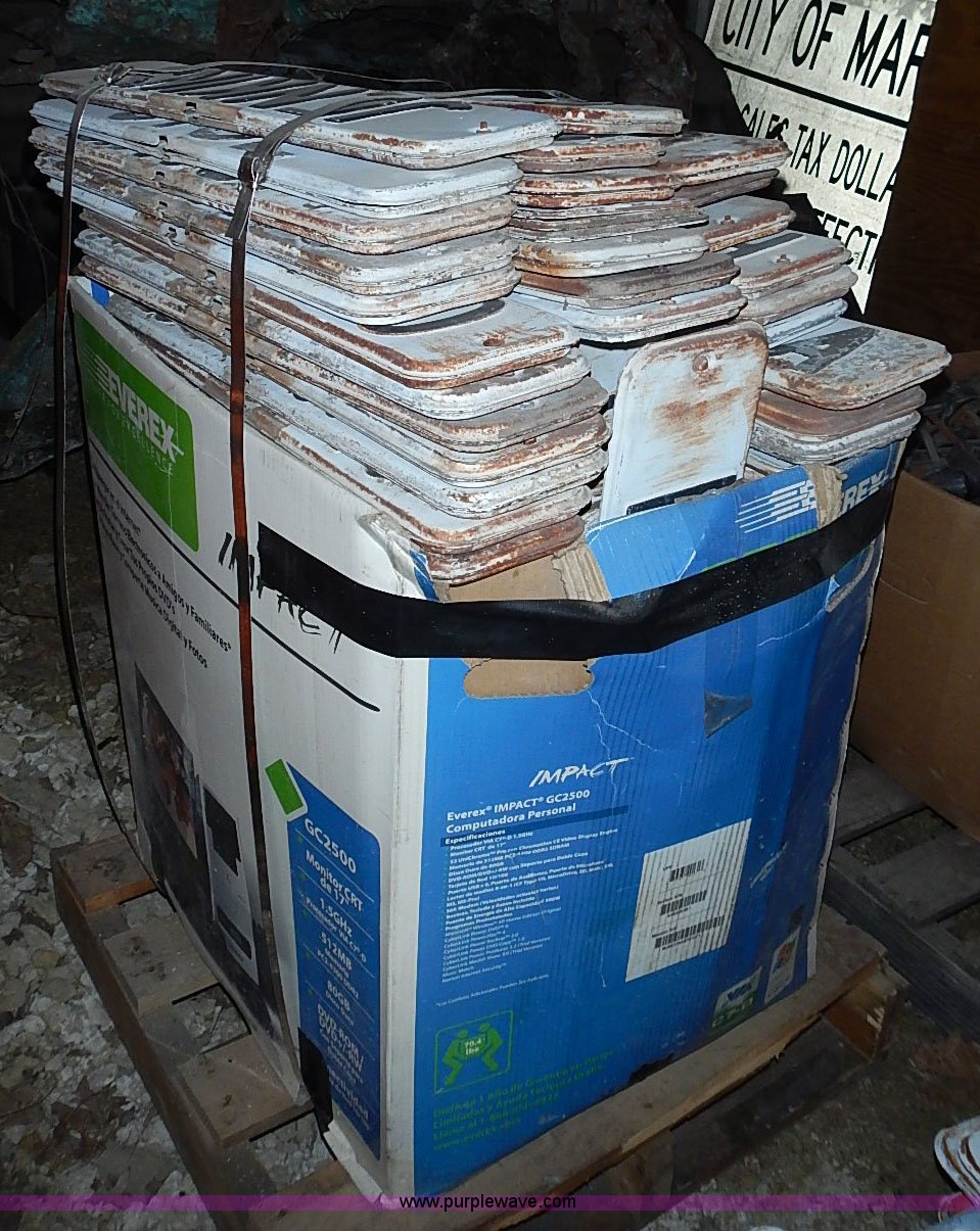 Approximately 170 assorted street signs and hardware in Marysville, KS