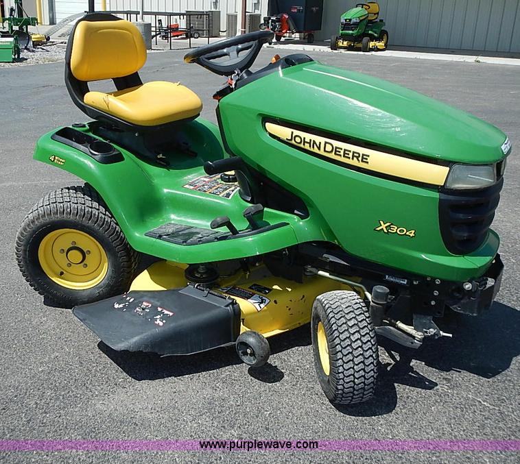image for item BB9968 John Deere X304 lawn mower