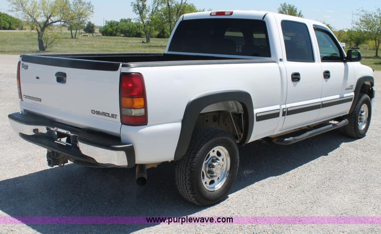 image for item C3856 2002 Chevrolet Silverado 2500HD Crew Cab pickup truck