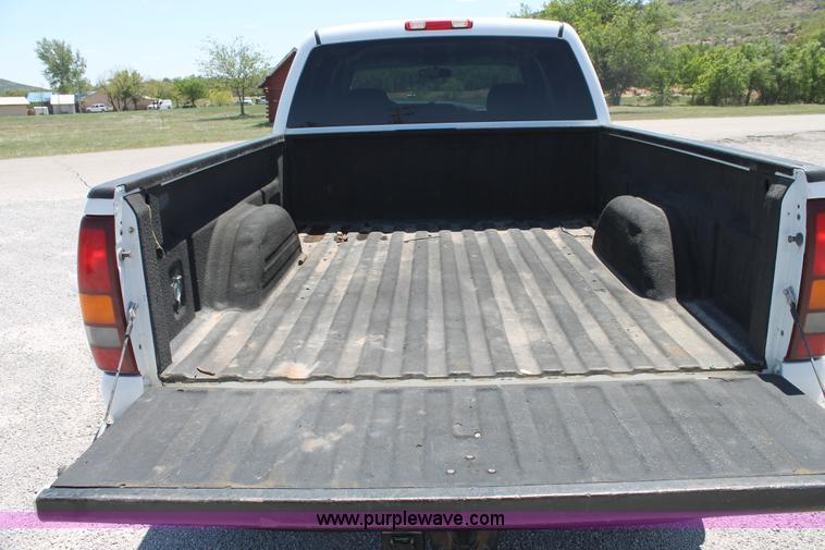 image for item C3856 2002 Chevrolet Silverado 2500HD Crew Cab pickup truck