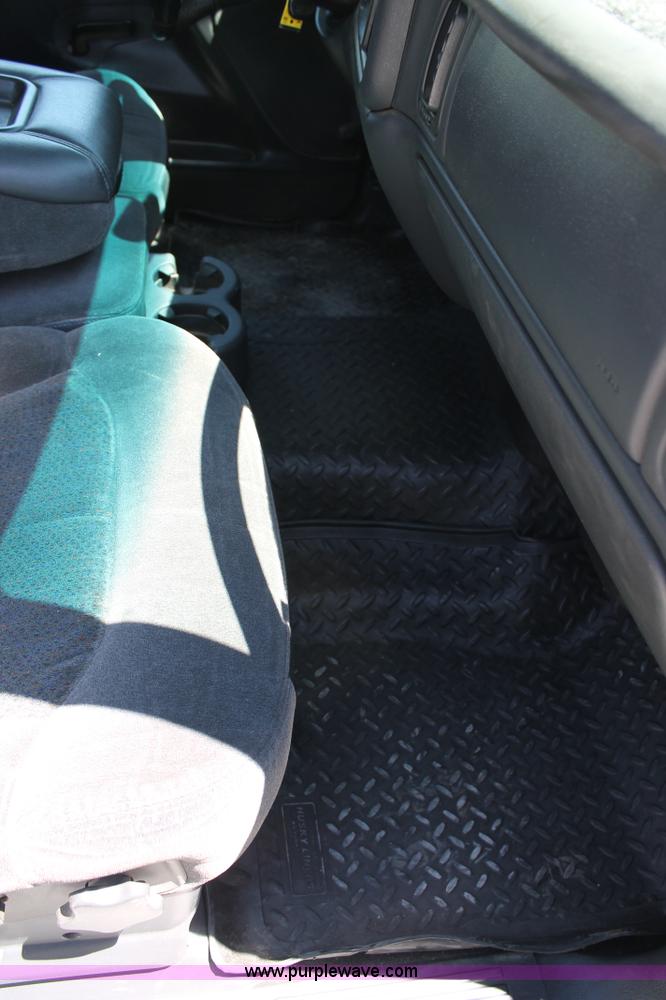 image for item C3856 2002 Chevrolet Silverado 2500HD Crew Cab pickup truck