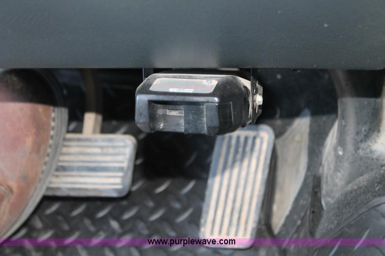 image for item C3856 2002 Chevrolet Silverado 2500HD Crew Cab pickup truck