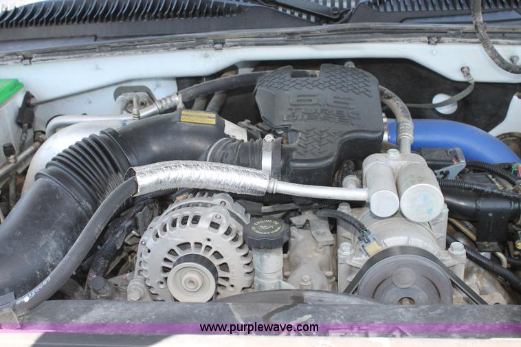 image for item C3856 2002 Chevrolet Silverado 2500HD Crew Cab pickup truck