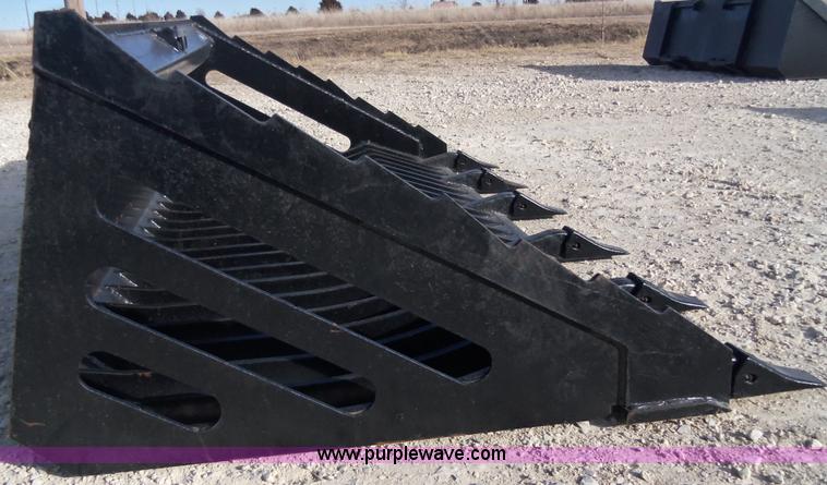 image for item D1030 Wildkat 66" heavy duty rock bucket