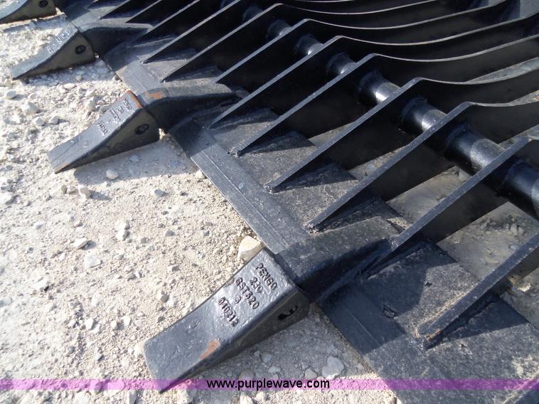 image for item D1030 Wildkat 66" heavy duty rock bucket