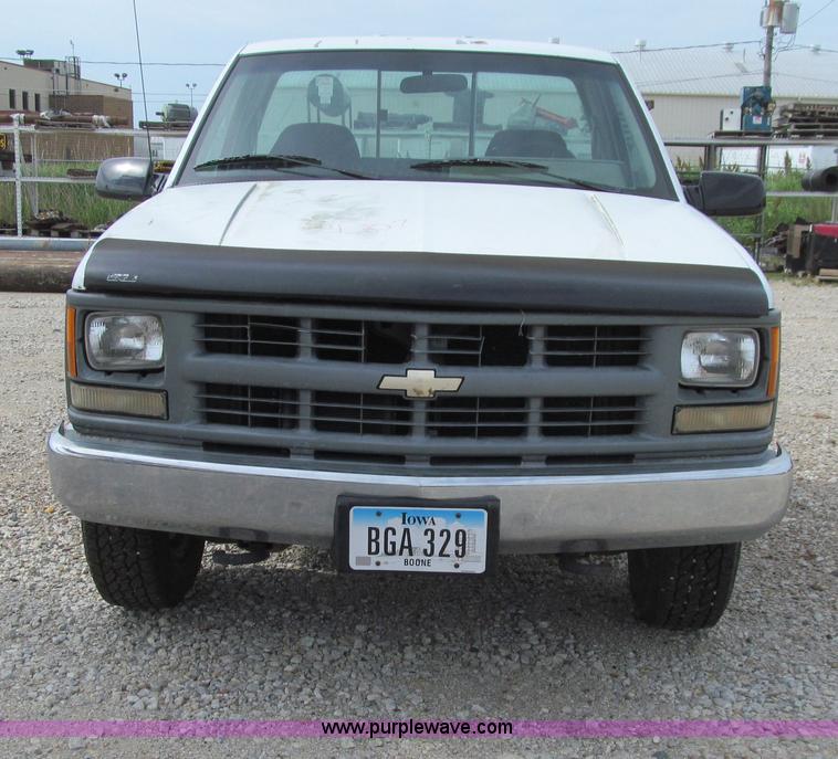 image for item E4904 1994 Chevrolet 2500 pickup truck