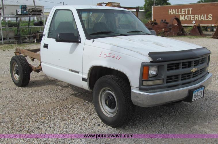 image for item E4904 1994 Chevrolet 2500 pickup truck