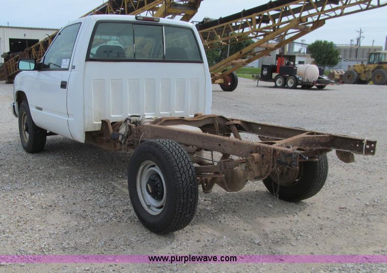 image for item E4904 1994 Chevrolet 2500 pickup truck