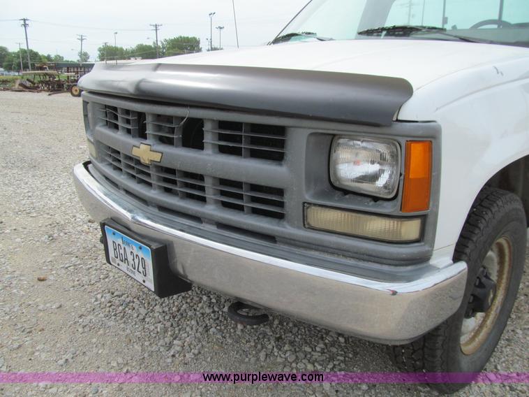image for item E4904 1994 Chevrolet 2500 pickup truck