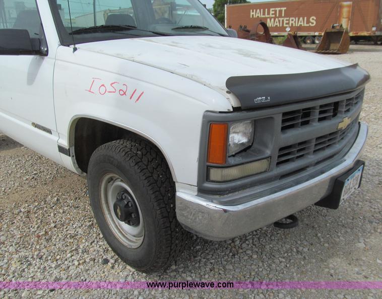 image for item E4904 1994 Chevrolet 2500 pickup truck