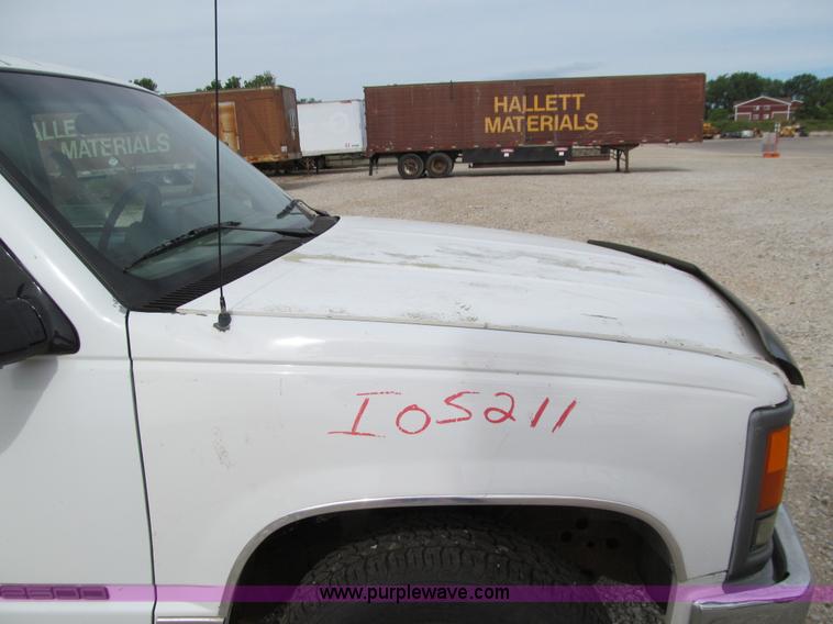 image for item E4904 1994 Chevrolet 2500 pickup truck