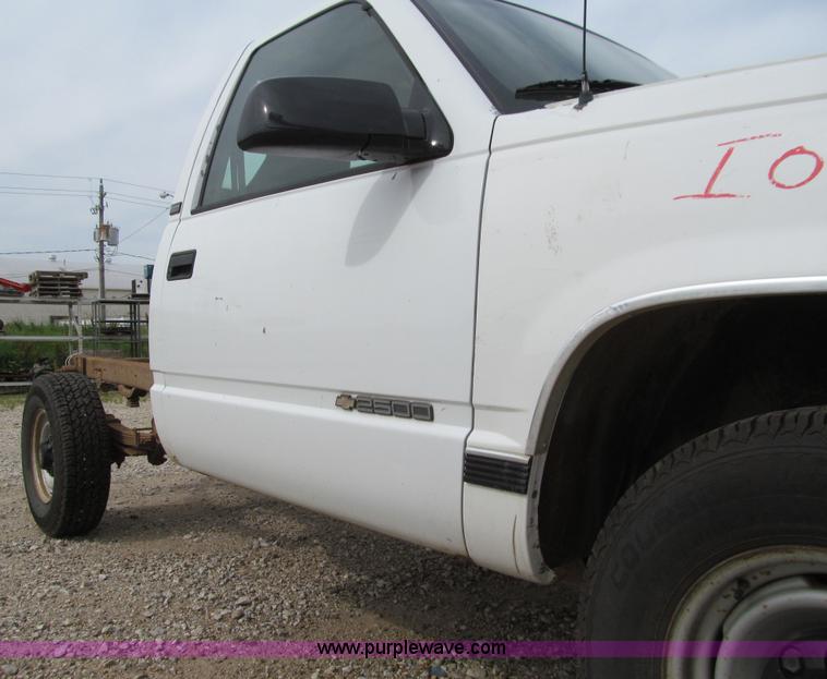 image for item E4904 1994 Chevrolet 2500 pickup truck