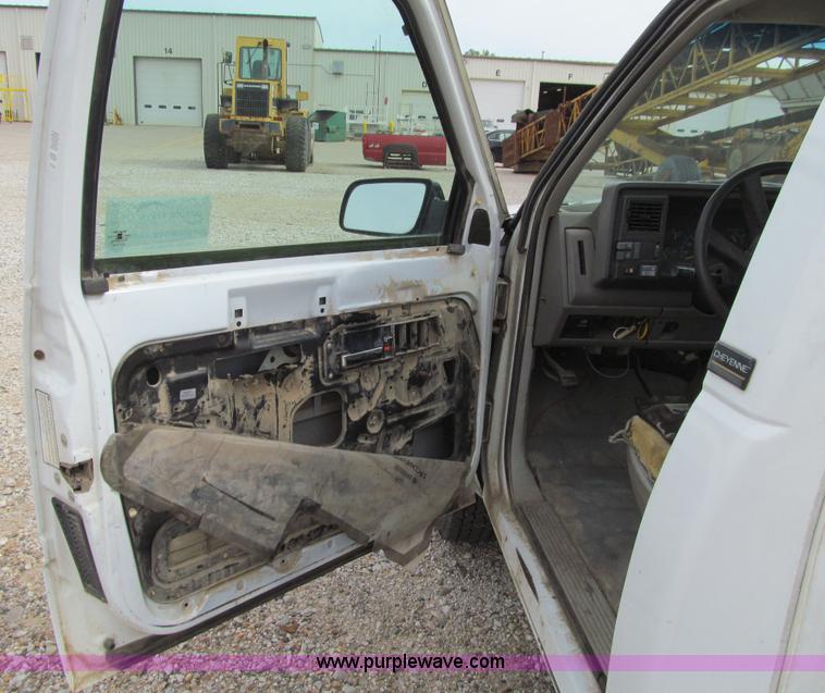 image for item E4904 1994 Chevrolet 2500 pickup truck