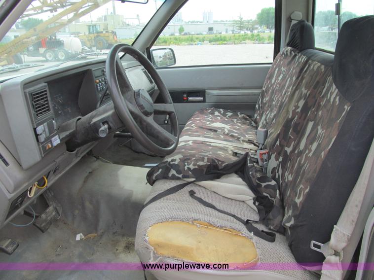 image for item E4904 1994 Chevrolet 2500 pickup truck