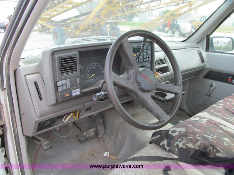 image for item E4904 1994 Chevrolet 2500 pickup truck