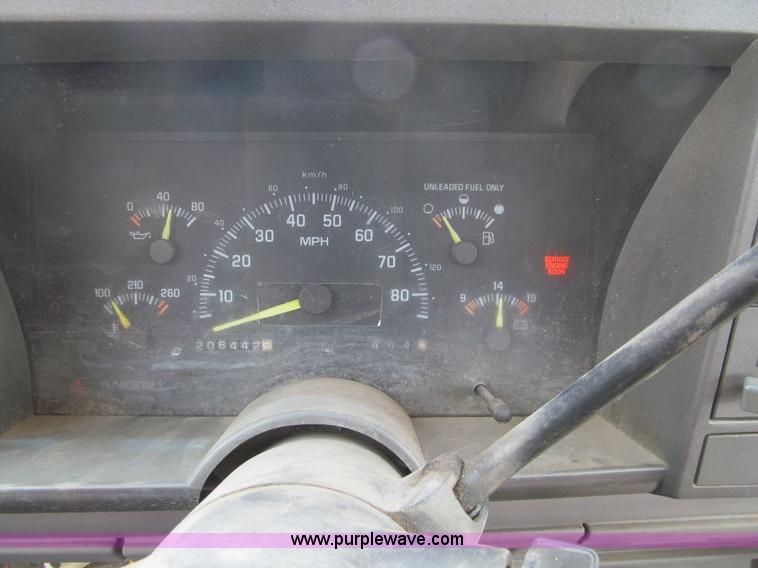 image for item E4904 1994 Chevrolet 2500 pickup truck