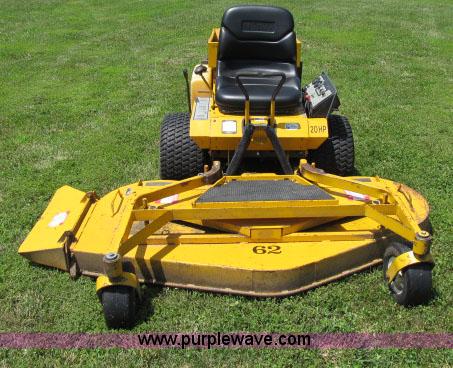 image for item F4909 1997 Walker MTSD ZTR lawn mower