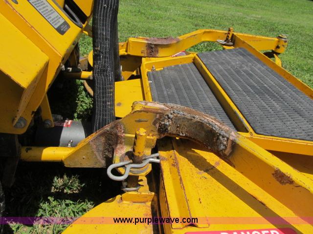 image for item F4909 1997 Walker MTSD ZTR lawn mower
