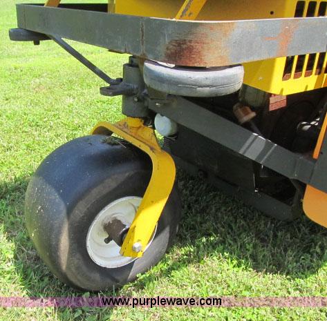 image for item F4909 1997 Walker MTSD ZTR lawn mower