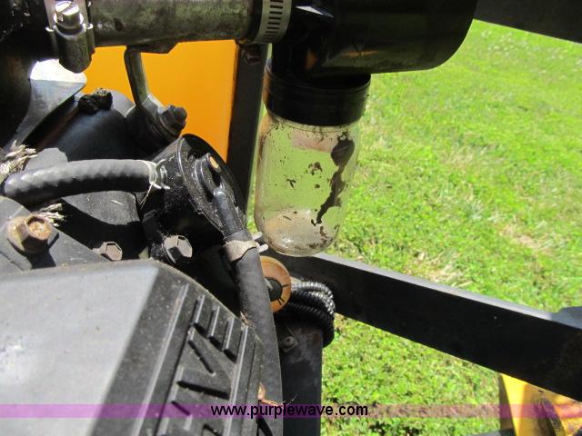 image for item F4909 1997 Walker MTSD ZTR lawn mower