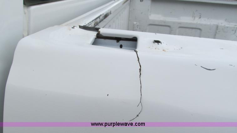 image for item G9293 2002 Chevrolet Silverado 2500HD pickup truck