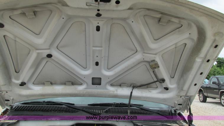 image for item G9293 2002 Chevrolet Silverado 2500HD pickup truck