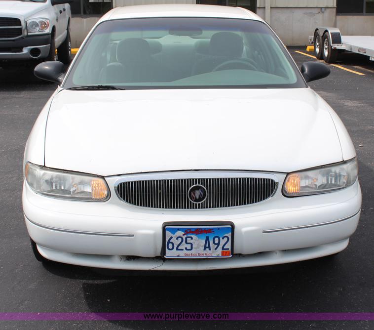 image for item H2562 2002 Buick Century Custom