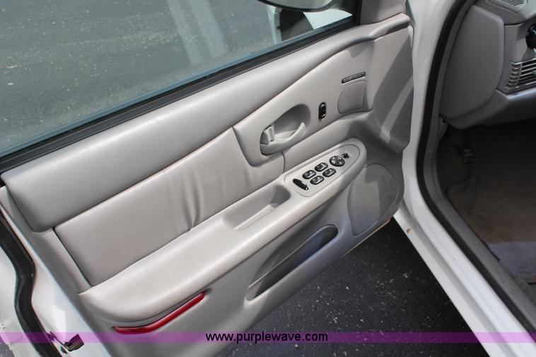 image for item H2562 2002 Buick Century Custom