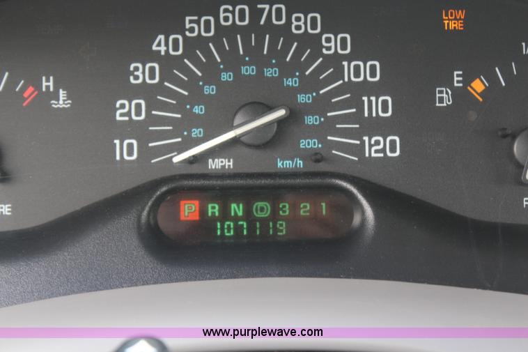 image for item H2562 2002 Buick Century Custom