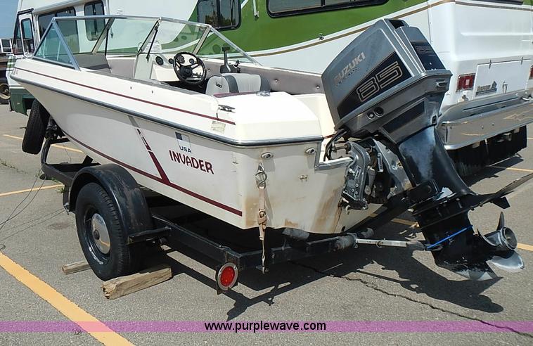 image for item I3587 1985 Invader boat