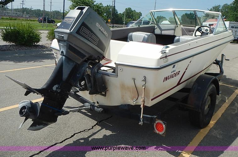 image for item I3587 1985 Invader boat