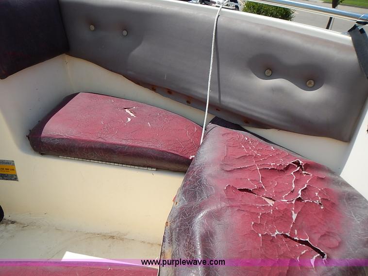 image for item I3587 1985 Invader boat