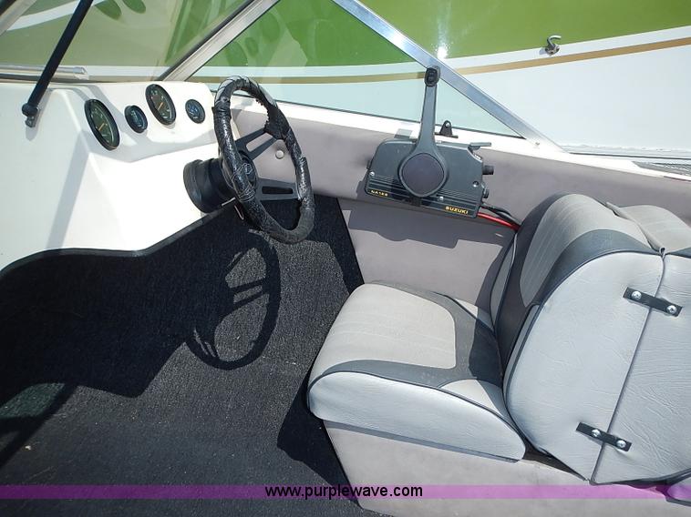 image for item I3587 1985 Invader boat