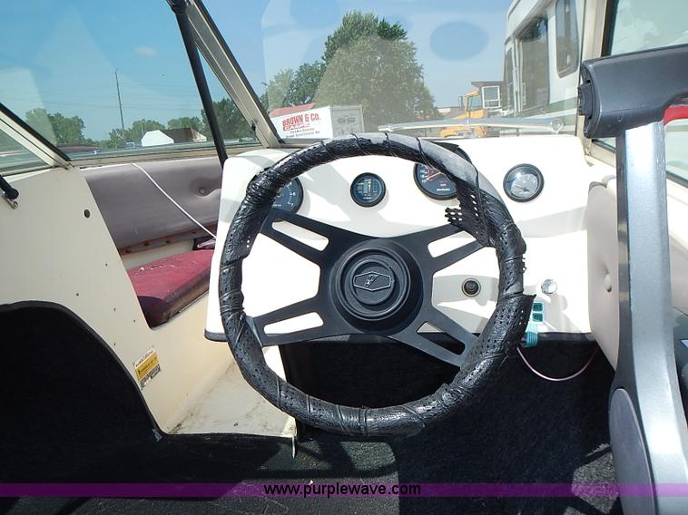 image for item I3587 1985 Invader boat