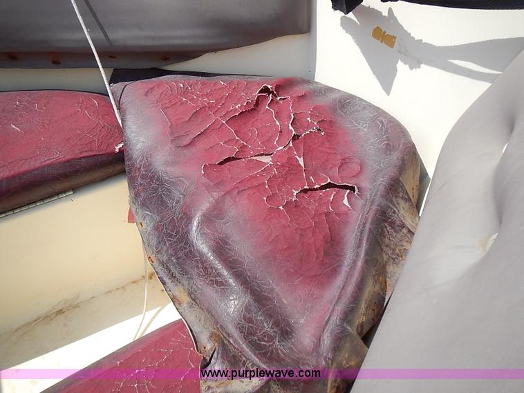 image for item I3587 1985 Invader boat