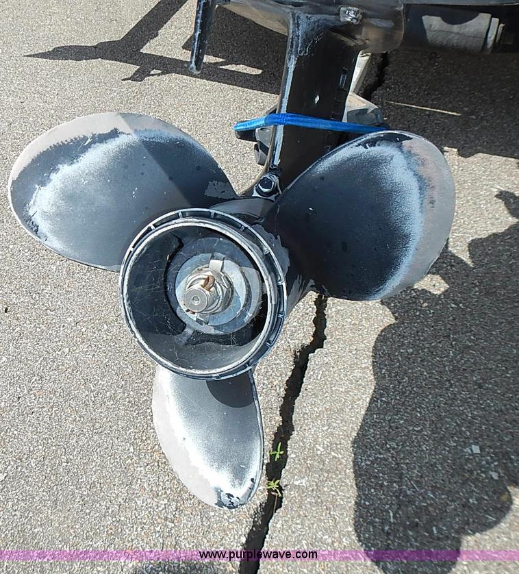 image for item I3587 1985 Invader boat