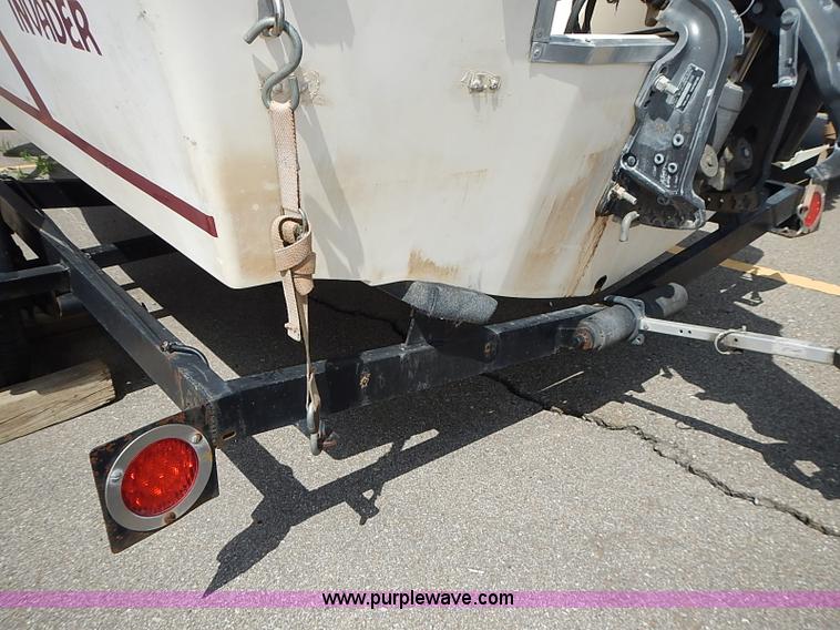 image for item I3587 1985 Invader boat