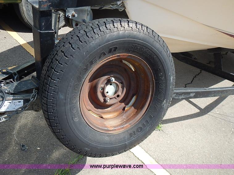 image for item I3587 1985 Invader boat